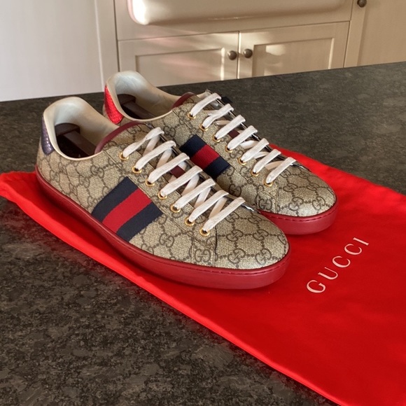 ๐ฆ Gucci Ace GG Supreme Sneakers - Picture 4 of 15